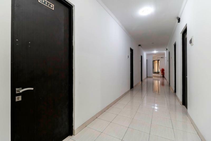 Guest house Reddoorz Plus Near Trisakti University 3*