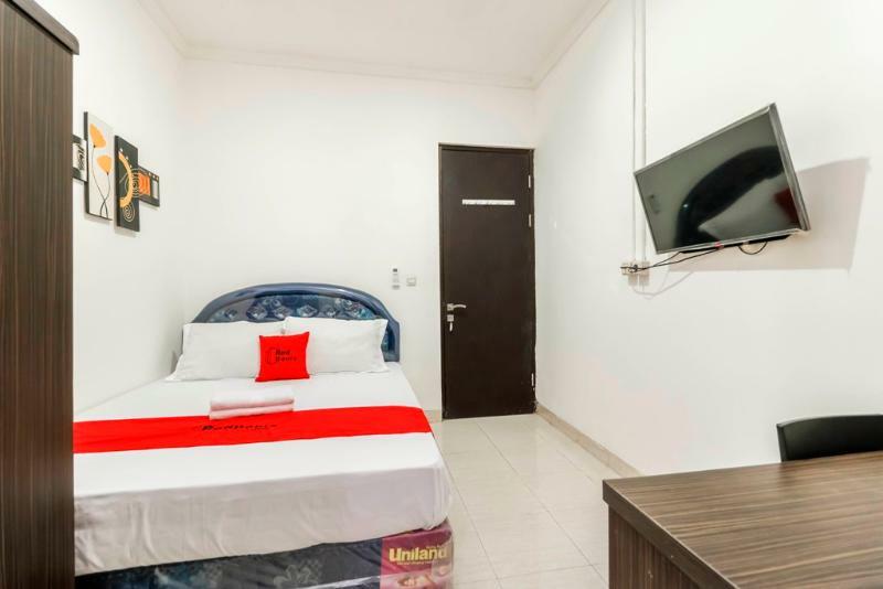 Guest house Reddoorz Plus Near Trisakti University 3*