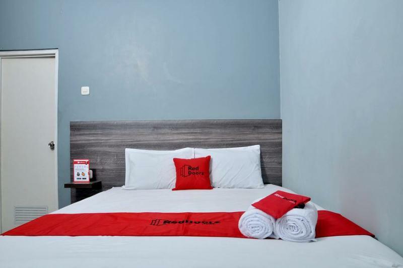 Reddoorz Near Rs Harapan Kita Guest house 3*