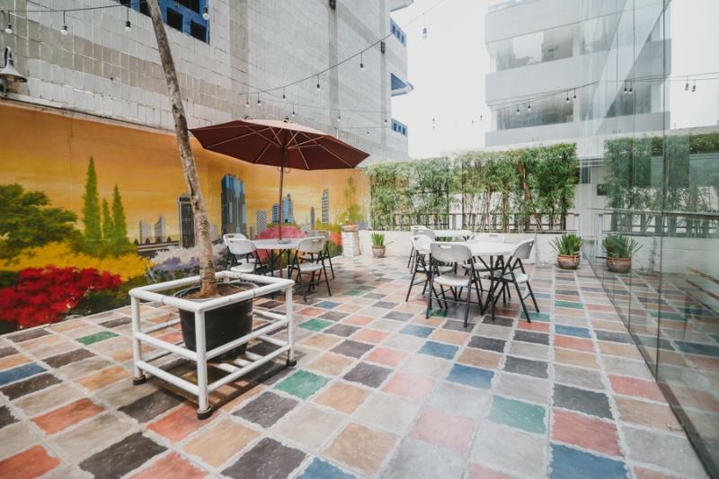 Reddoorz Premium @ Thamrin Kebon Sirih