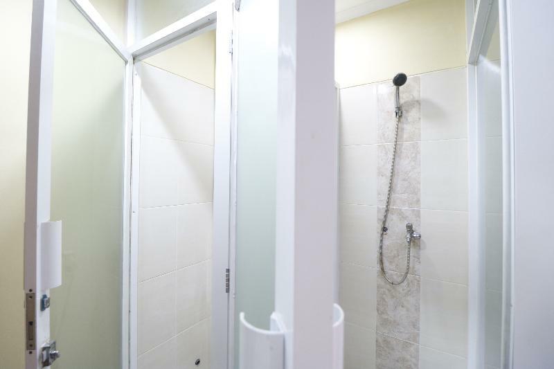 Reddoorz Near Itc Cempaka Mas Rumah tetamu