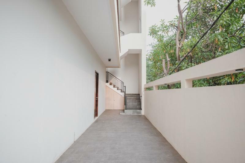 Reddoorz Near Taman Palem Guest house Jakarta
