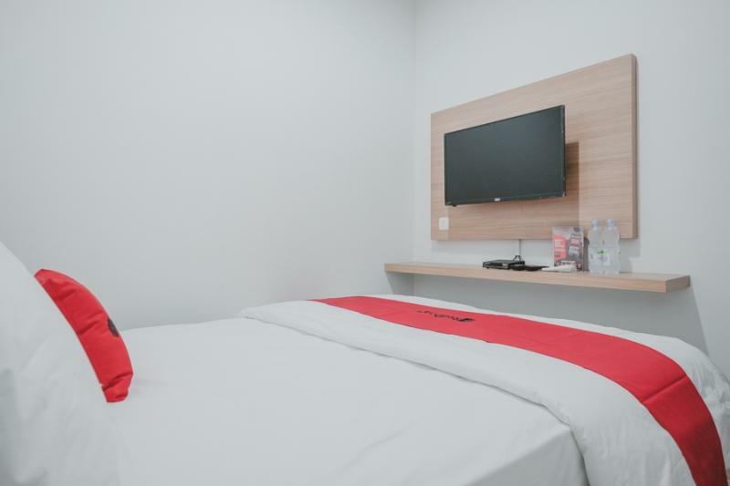 Guest house Reddoorz Near Taman Palem 2*
