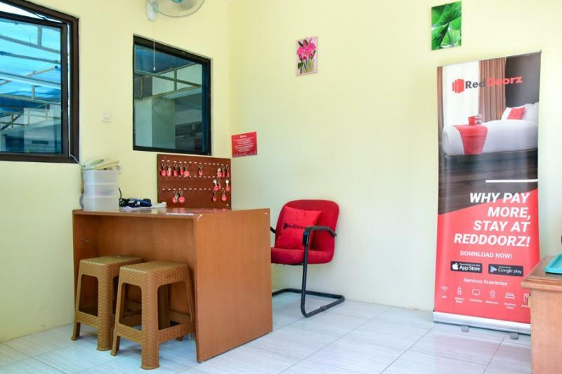 Reddoorz Near Ciputra World Kuningan 2 3* Jakarta
