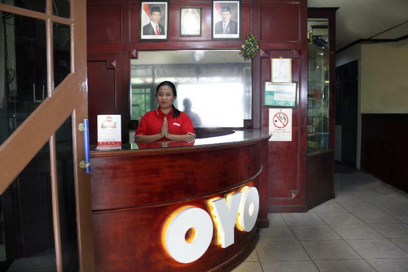 Vaccinated Staff - Oyo 181 Bintang Hotel 3*