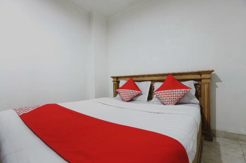 Reddoorz Near Tomang 2 Guest house Jakarta