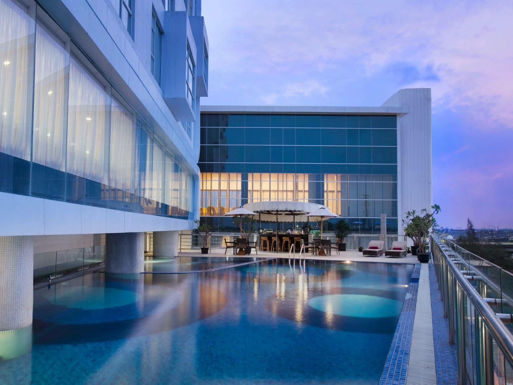 Hotel Hariston & Suites, Pluit - 4*