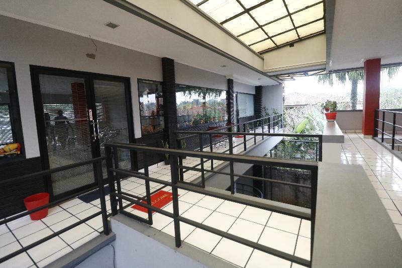 Reddoorz Near Rs Fatmawati 2 Guest house Jakarta