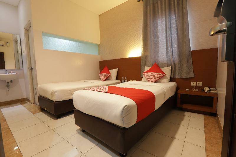 Hotel Reddoorz At Jalan Gunung Sahari 2*