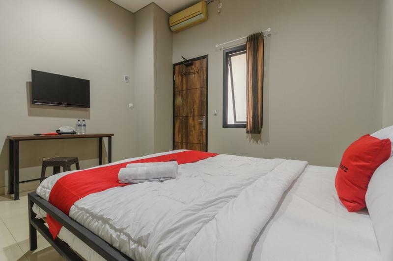Gasthuis Reddoorz Near Puri Indah Mall Jakarta