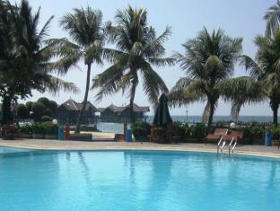 Hotel Pulau Ayer And Cottages
