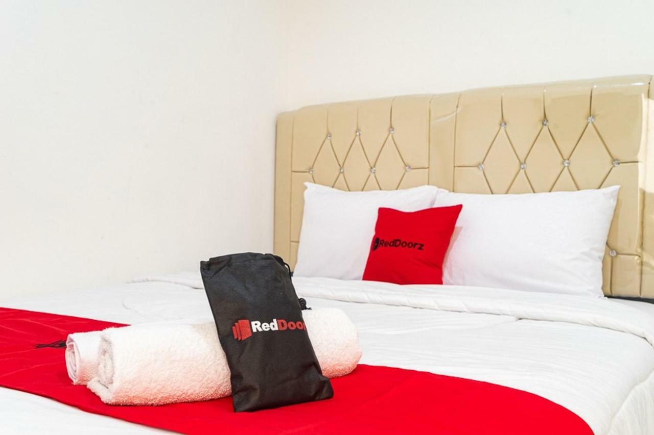 Guest house Reddoorz Near Tarumanagara 2*