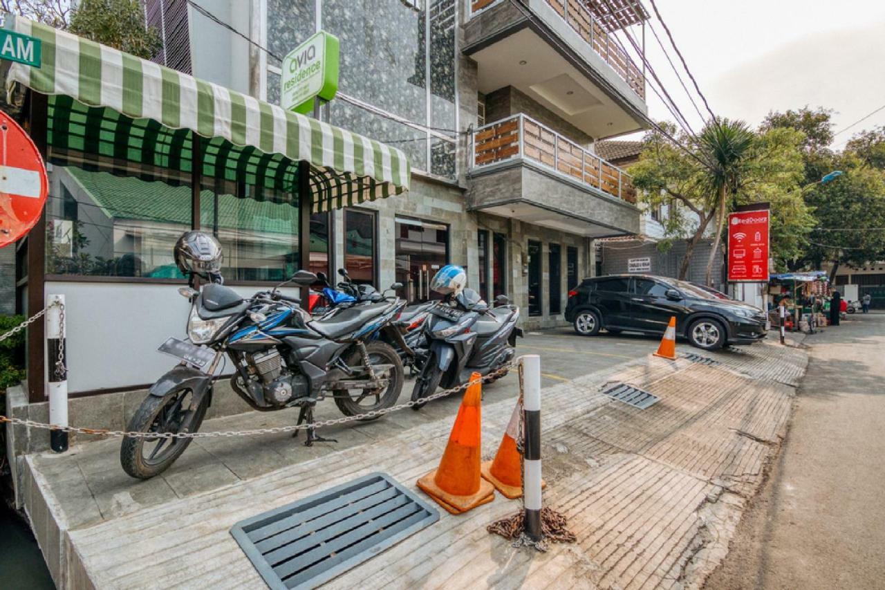 Guest house Reddoorz Plus Near Mall Taman Anggrek 2 3*