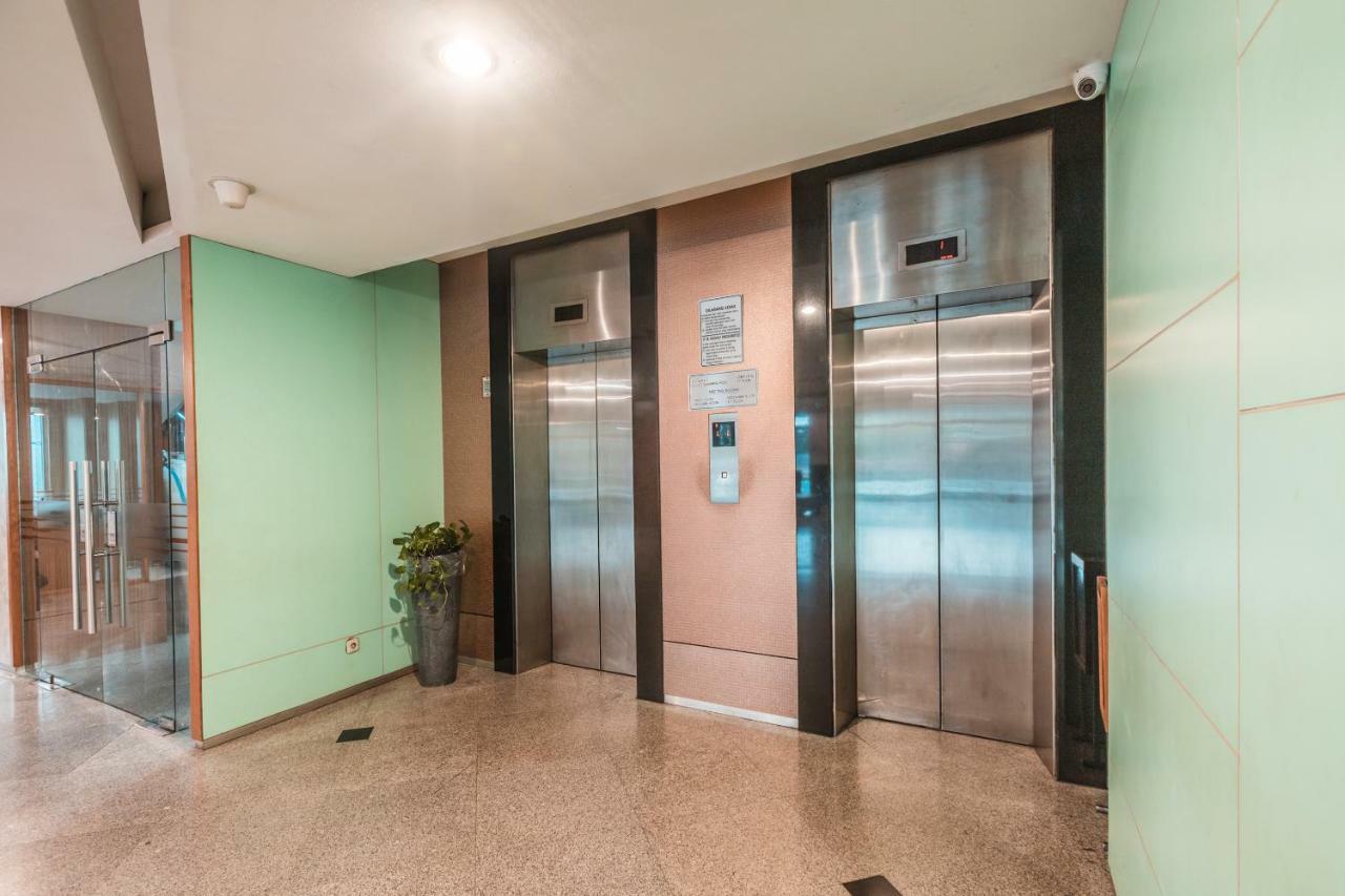 Hotel Oyo 1475 Alia Matraman Syariah Near Rs Premier Jatinergara Jakarta