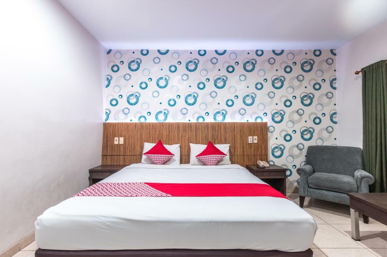 Hotel Oyo 1475 Alia Matraman Syariah Near Rs Premier Jatinergara 2*
