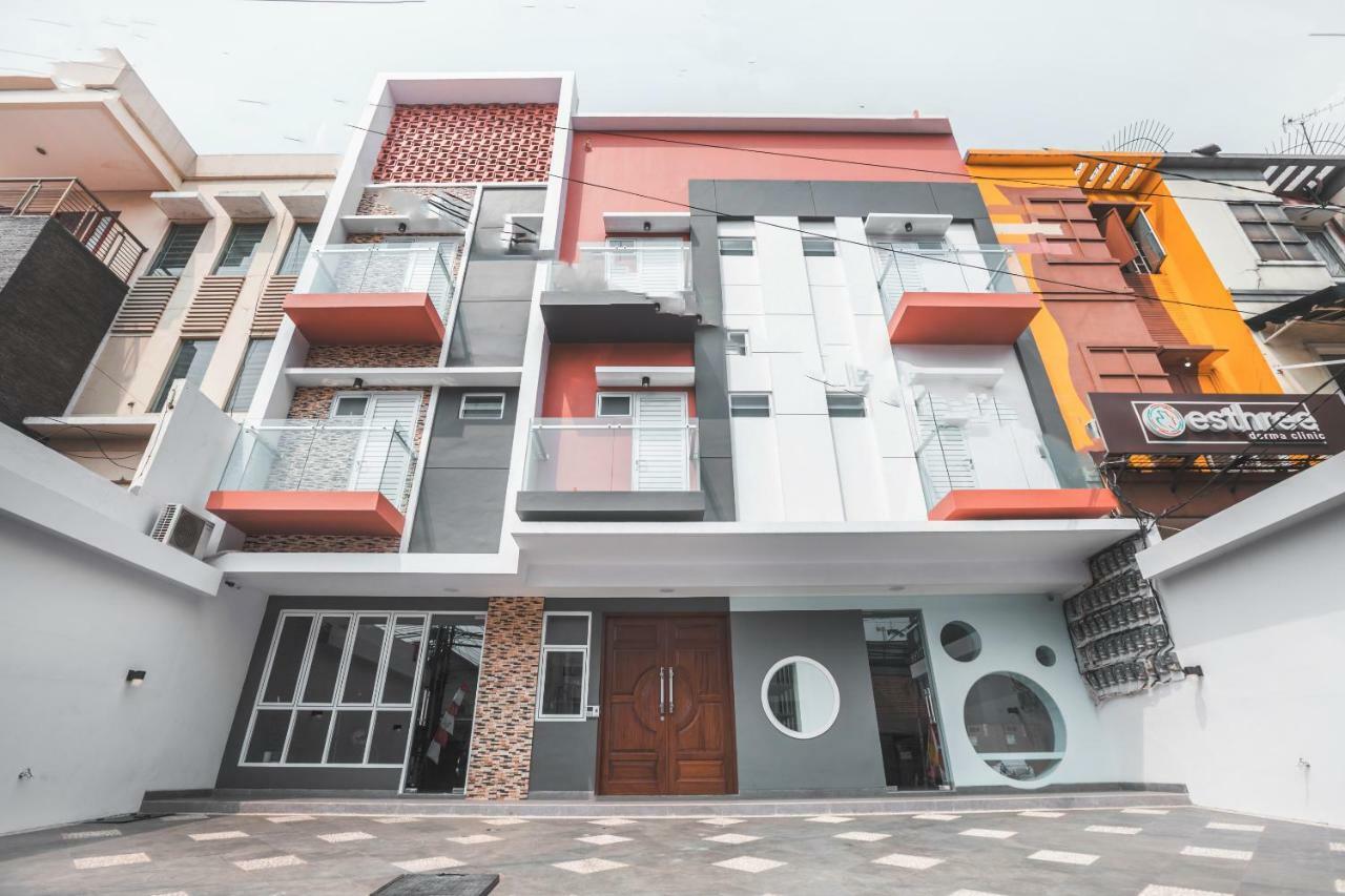 Super Oyo 1487 Khoe Hotel