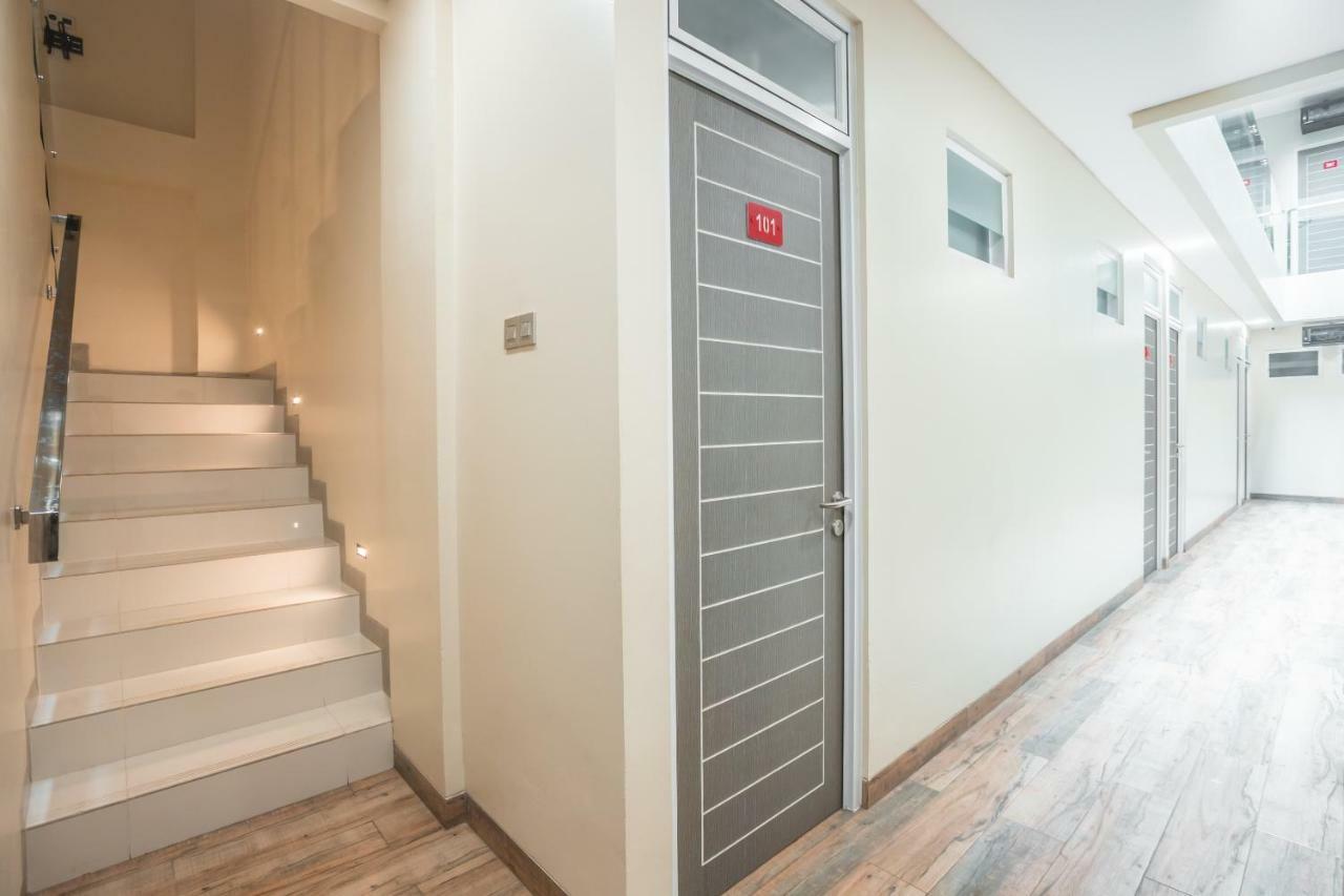 Hotel Super Oyo 1487 Khoe