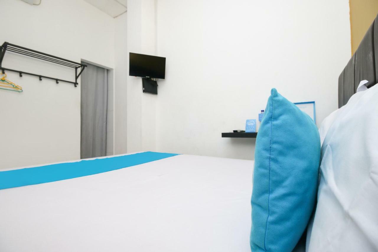 Airy Eco Kemanggisan Anggrek Neli Murni 10 Guest house 2*