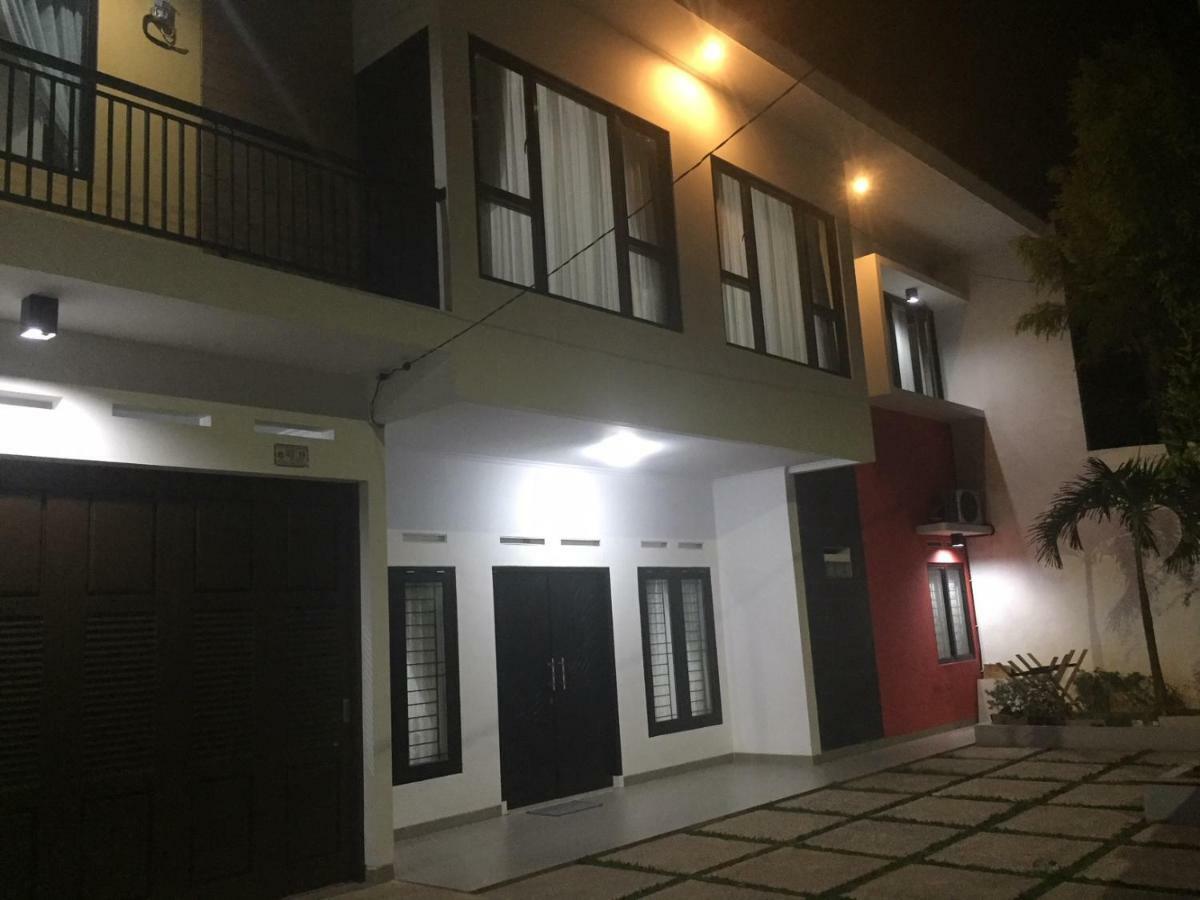 Guest house Rumah99 *