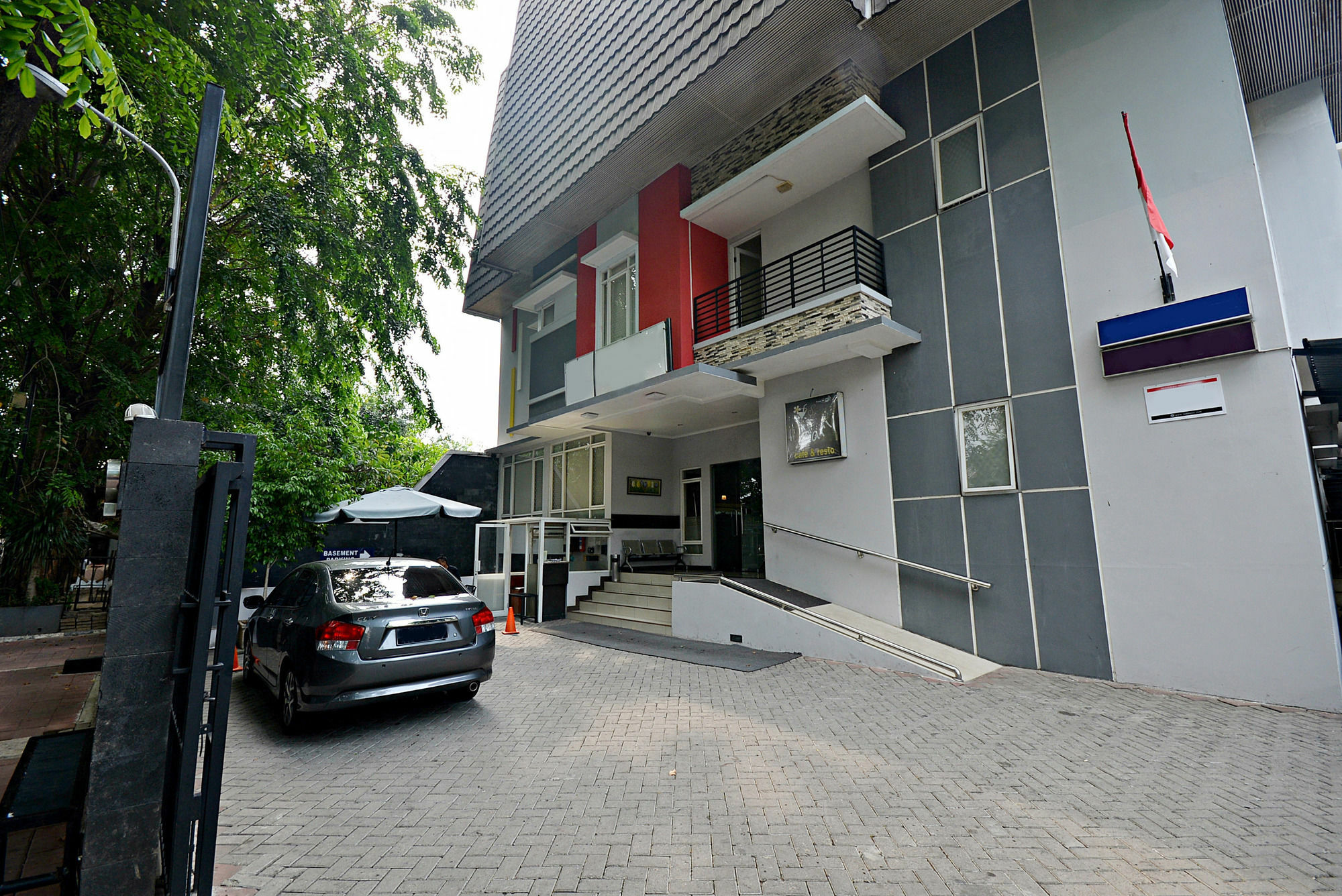 Zen Benhil Pejompongan Guest house