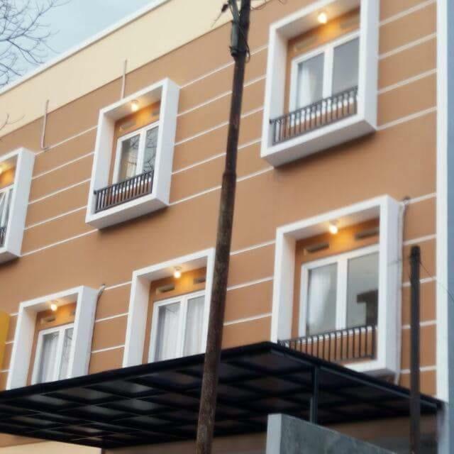 Navara House
