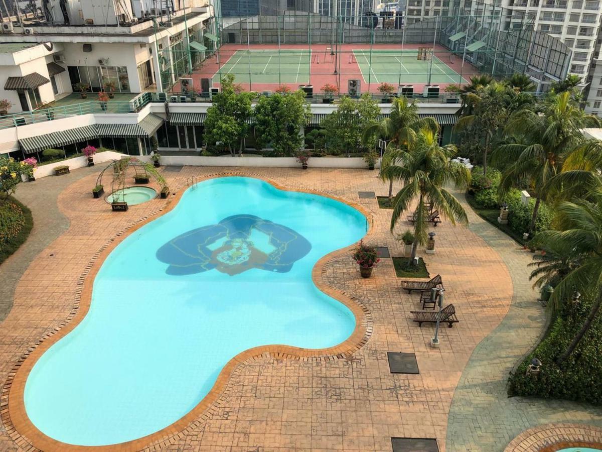 Startegis Di Mega Kuningan Jakarta