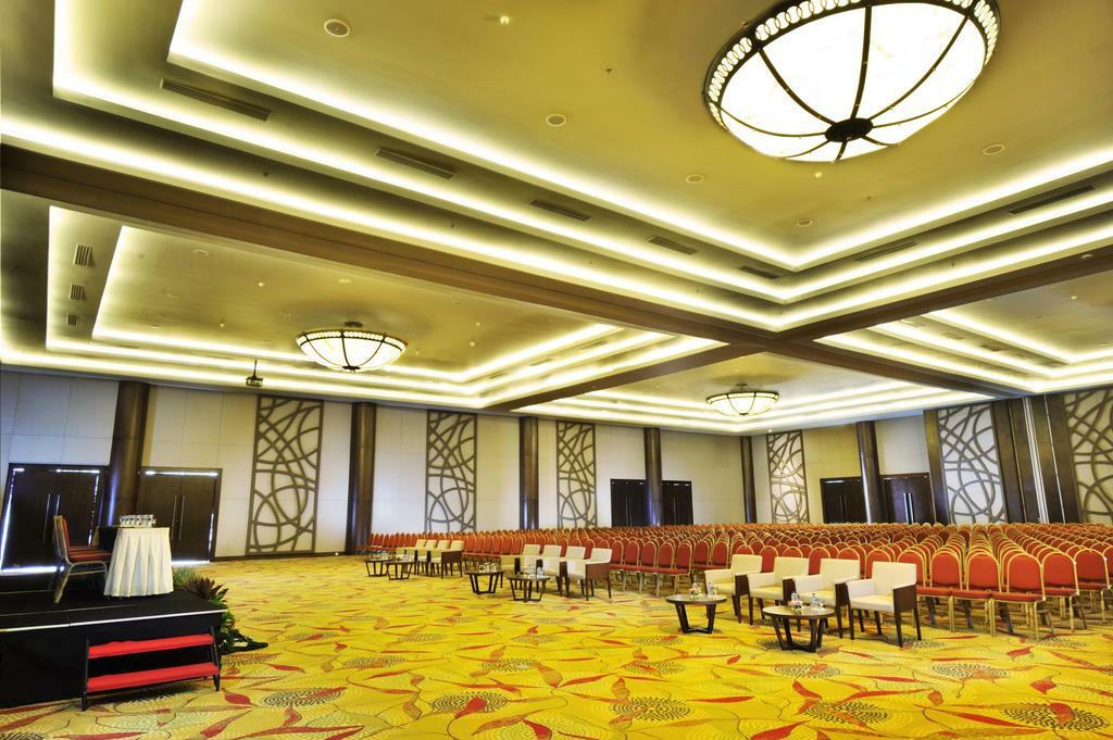 Hotel Discovery Ancol 4*