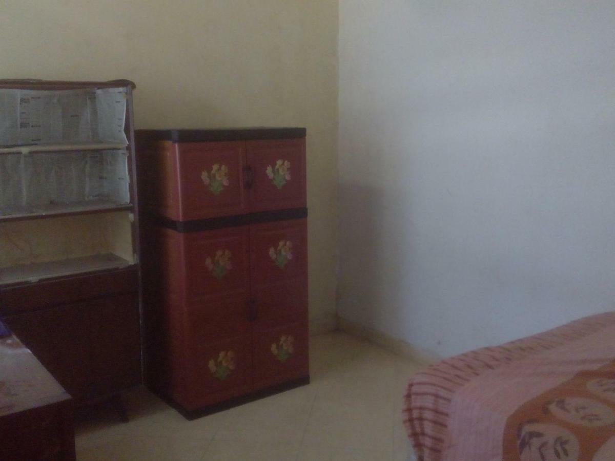 Guest house Kost Pratama Curug Pondok Kelapa *