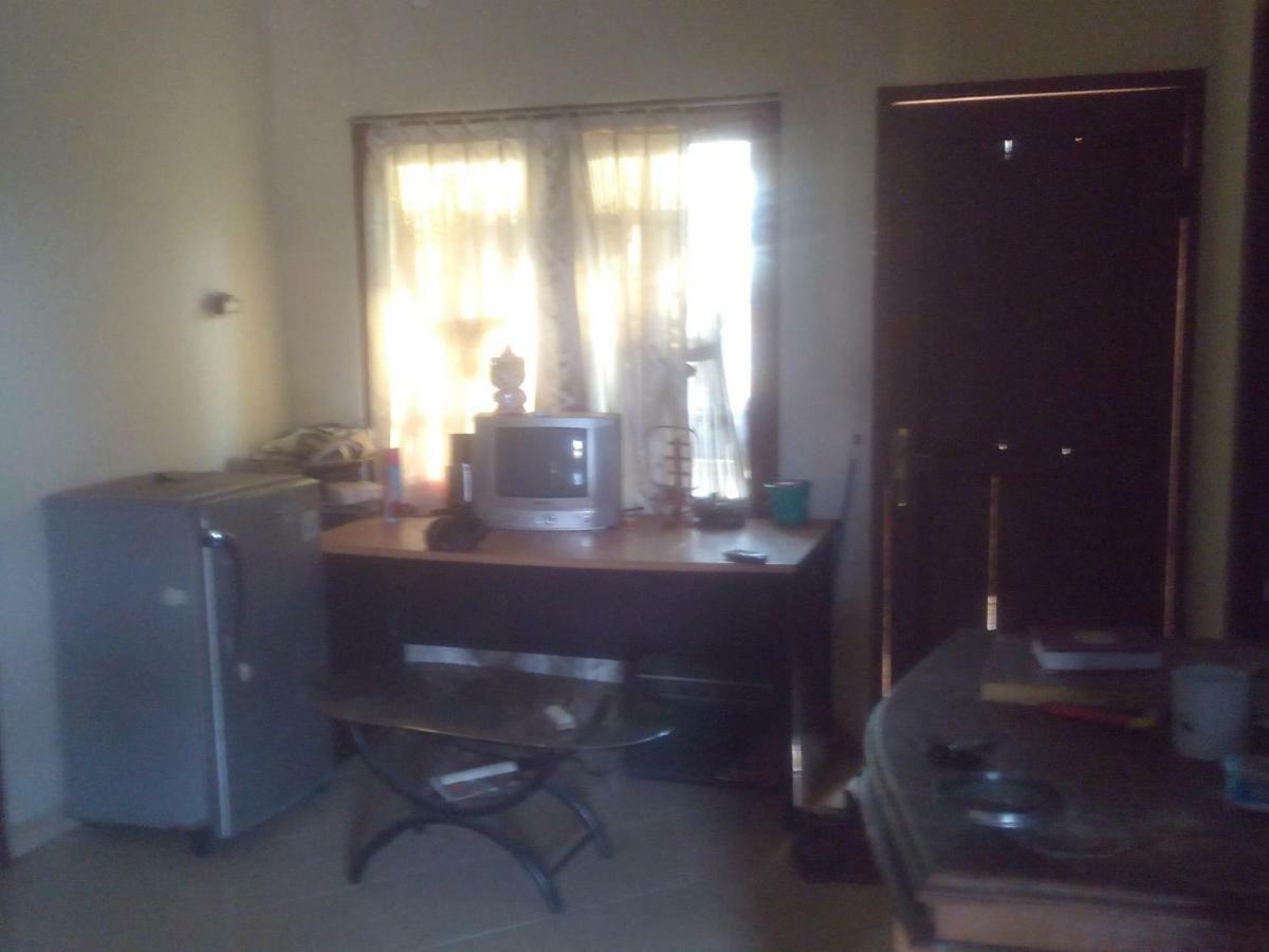 Kost Pratama Curug Pondok Kelapa Guest house Jakarta