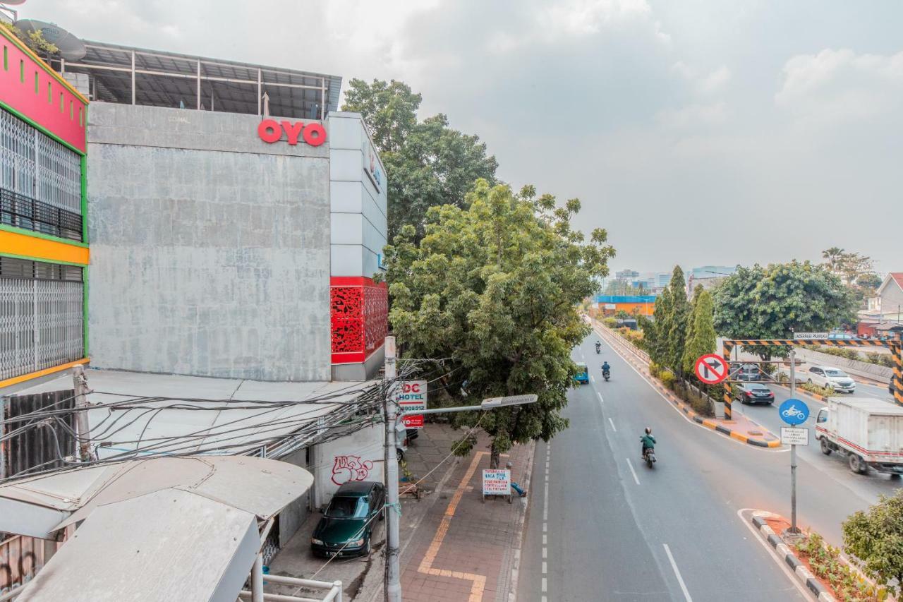 Oyo 1229 Dc Pramuka 2* Jakarta