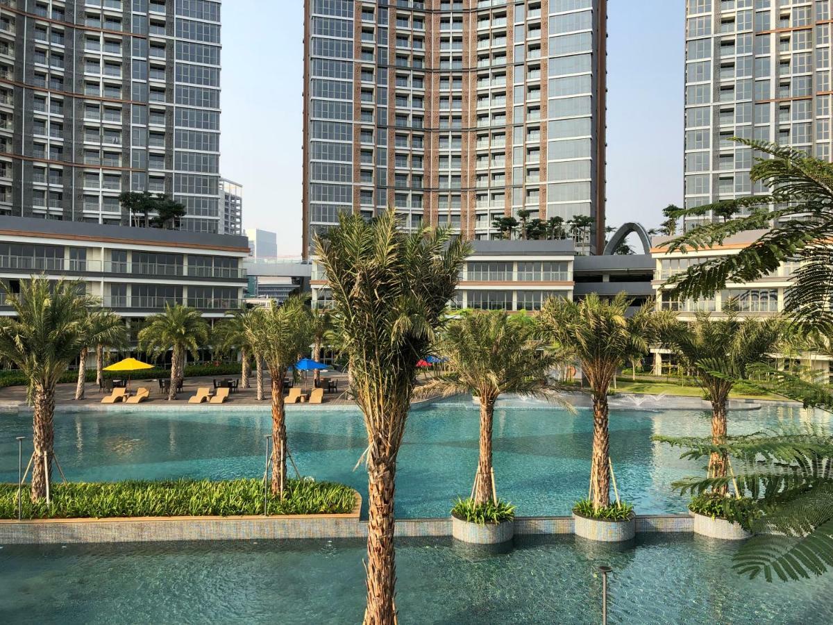 Apartment Gold Coast Pik Sea View By Longesuites Jakarta