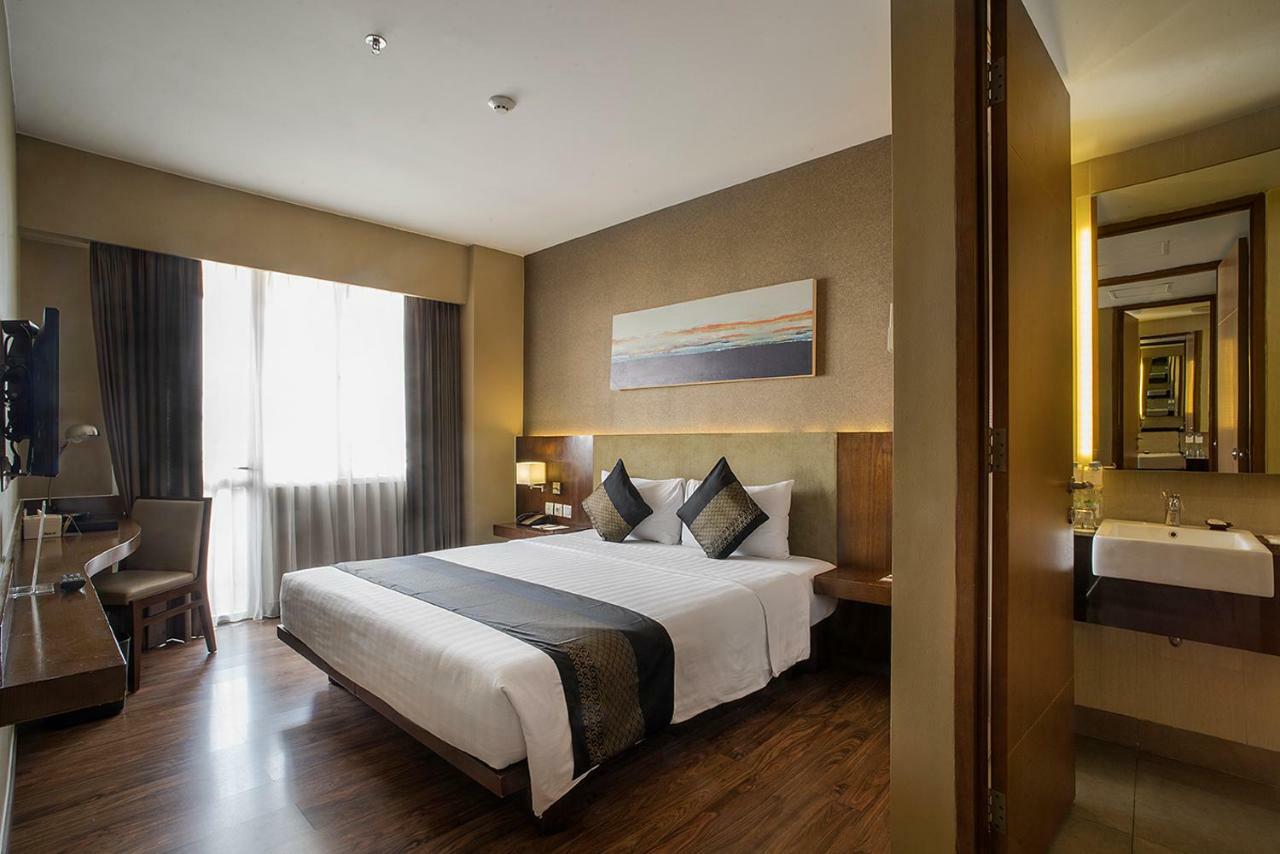 Hotel El 4*