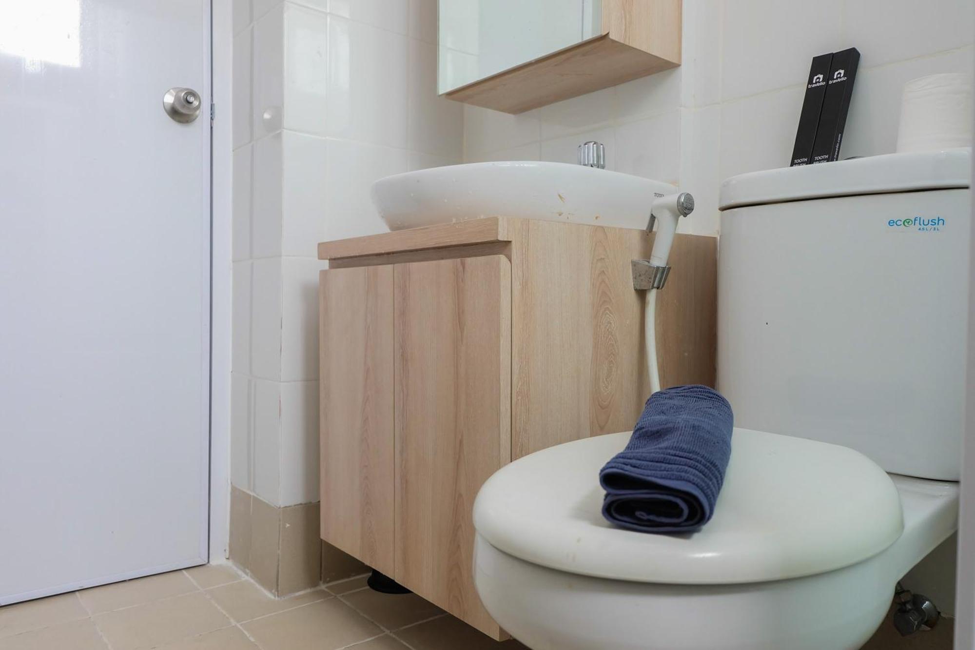 Relaxing 3br At Bassura Near Shopping Mall By Travelio