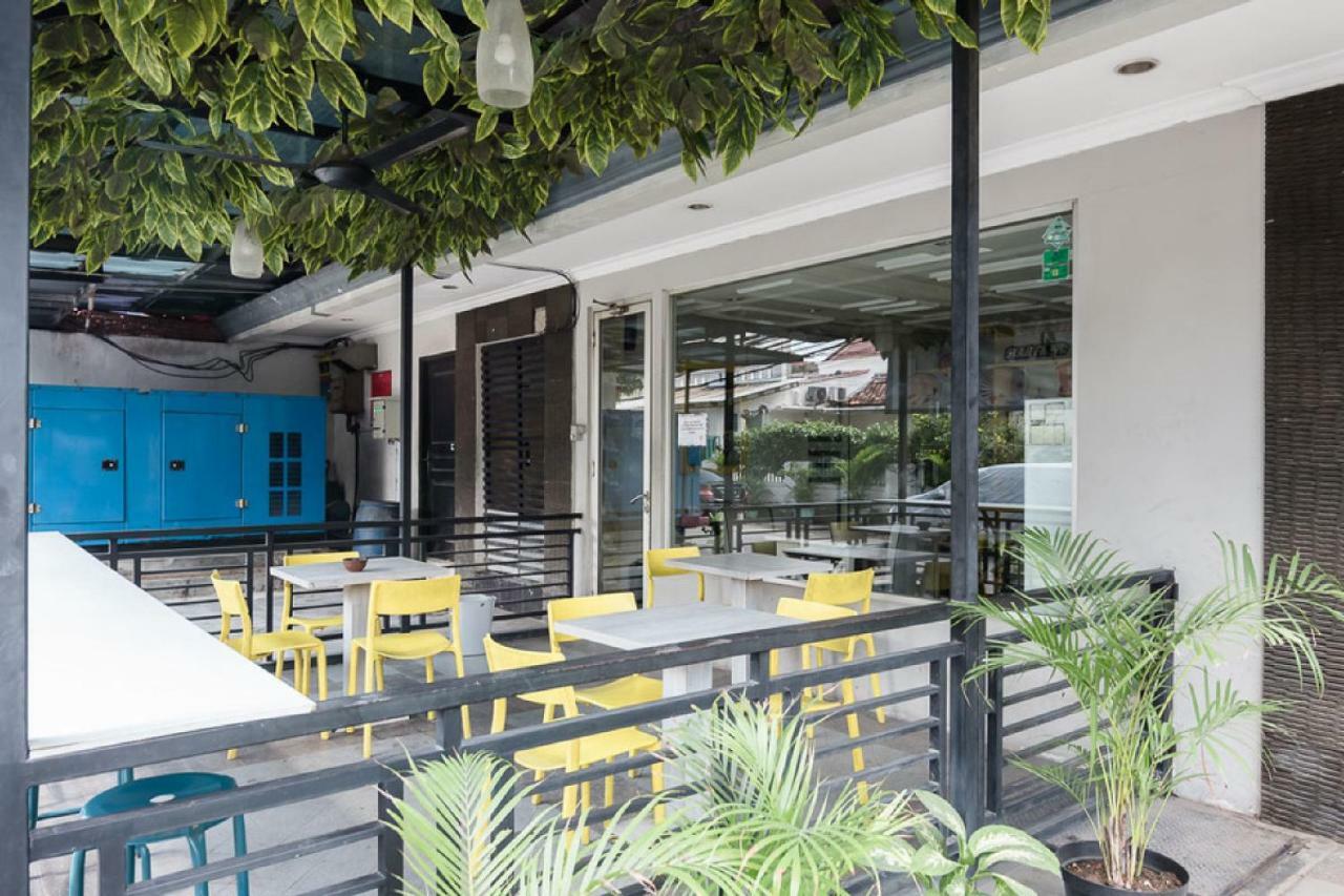 Reddoorz Near Mangga Besar Station 2 Hotel