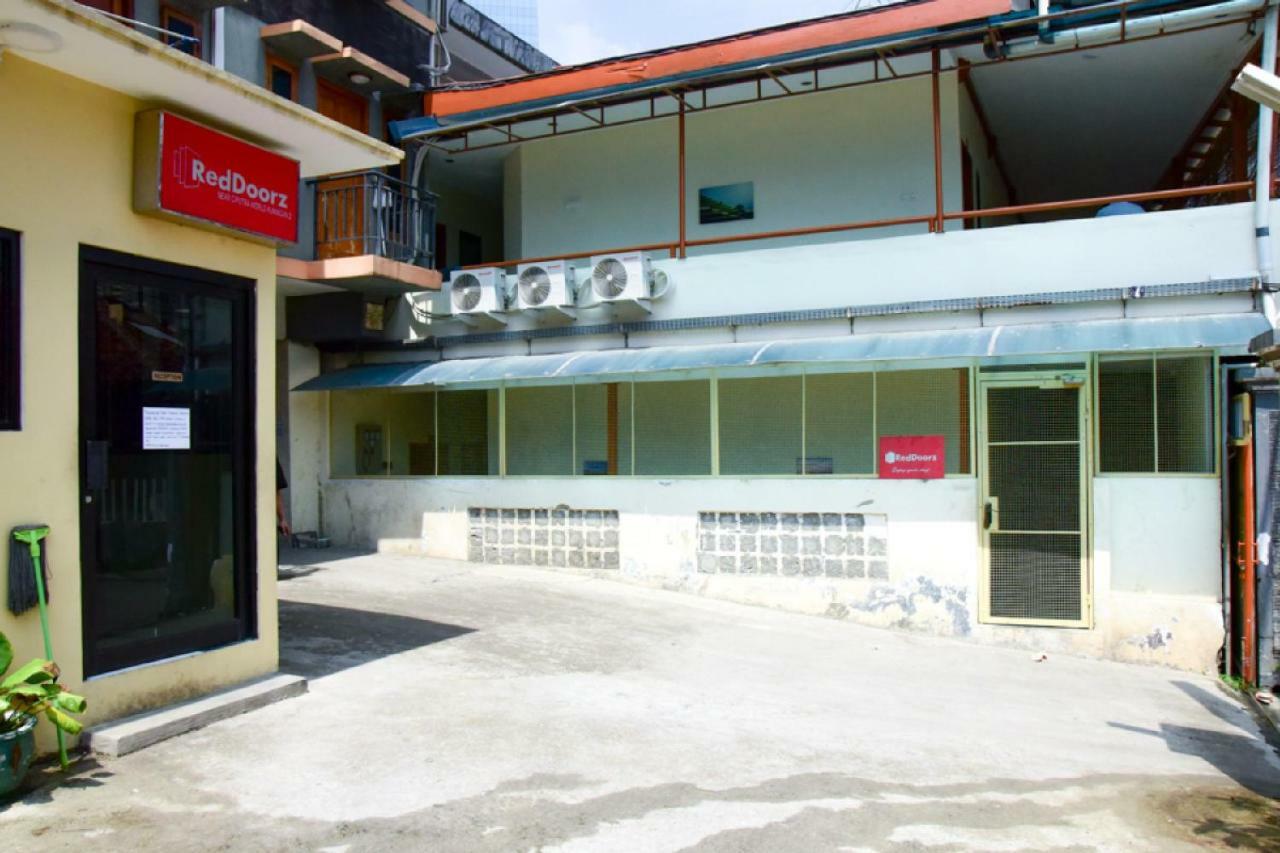 Reddoorz Near Ciputra World Kuningan 2