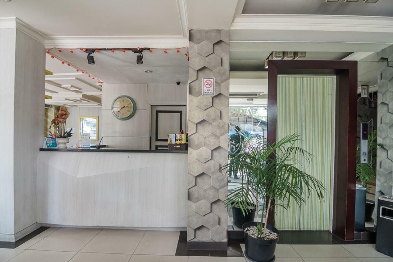 Hotel Reddoorz Near Mangga Besar Station 2 3*