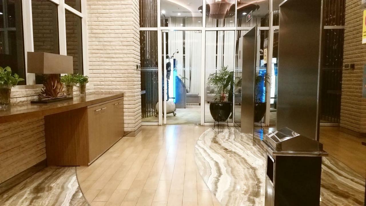 Studio Walking Distance To Mall Apartment *