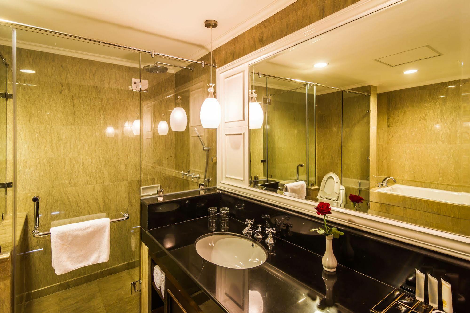 Hotel Royal Kuningan 4*