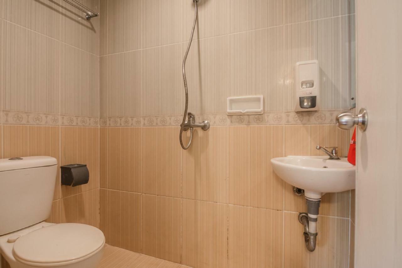 Hotel Reddoorz Near Mangga Besar Station 2