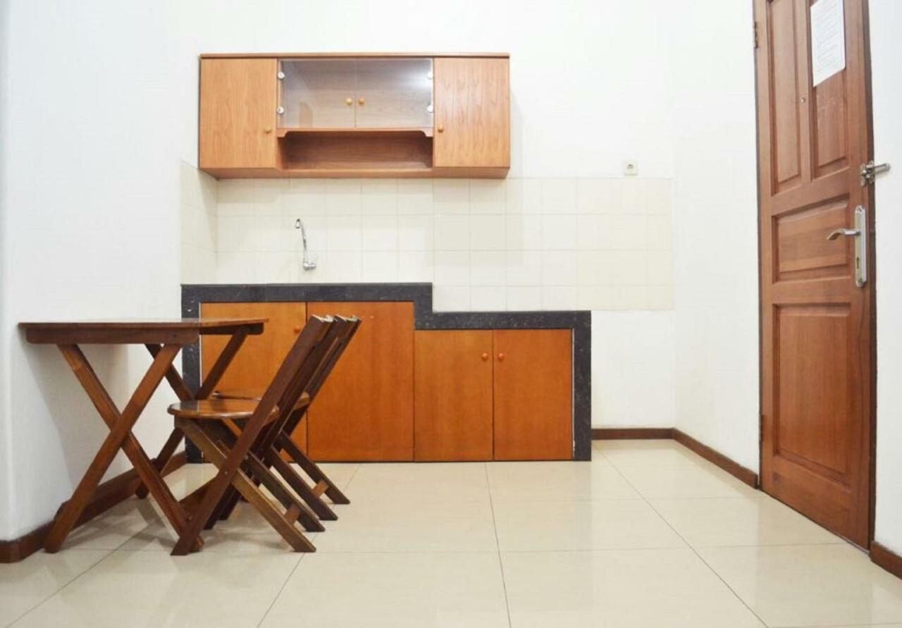 Newton * Jakarta