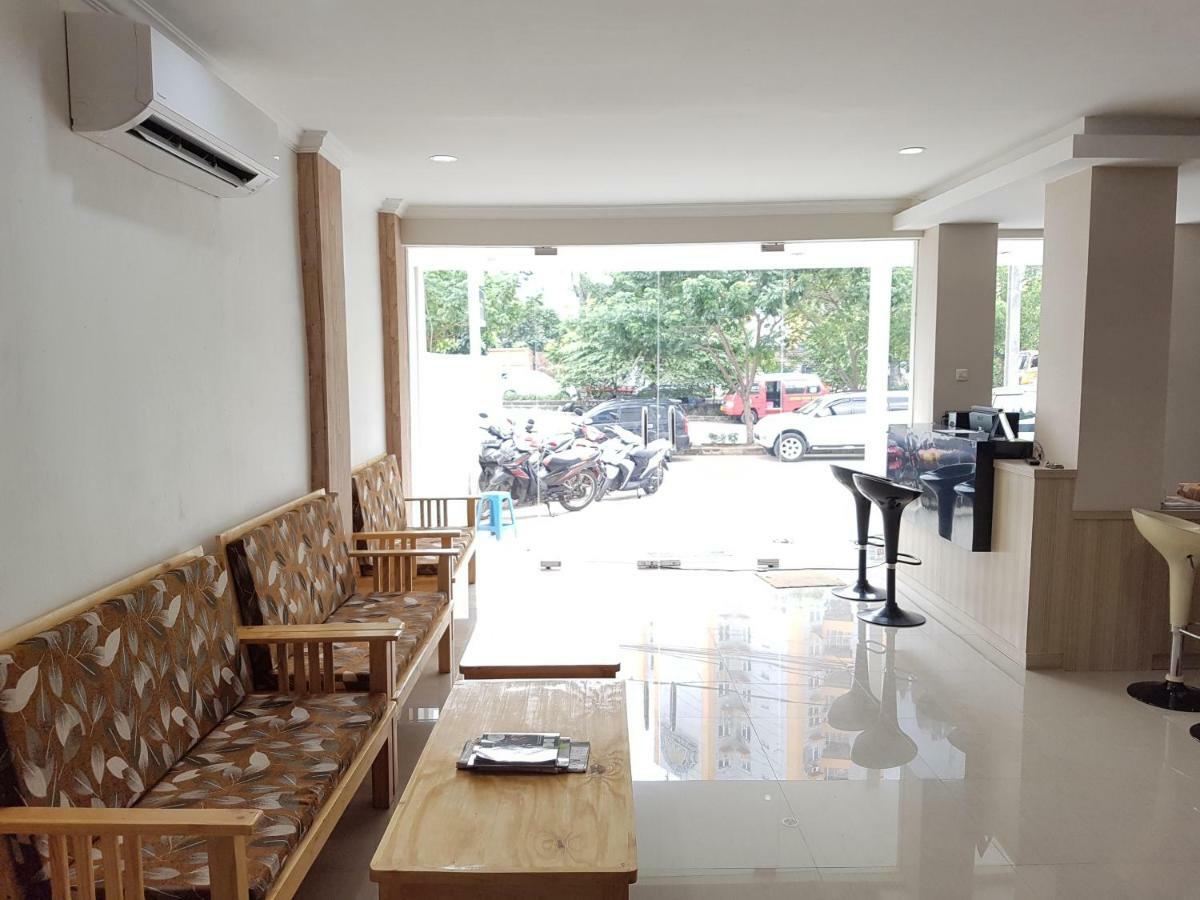 Ethan Kelapa Gading Hotel