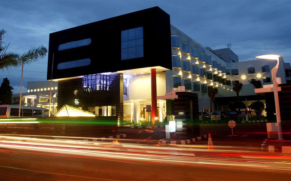 Khách sạn Grandkemang