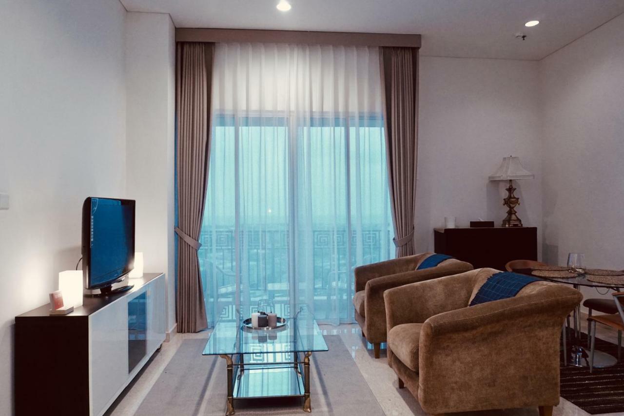 Lucky Tower 2br Floor Apartment Jakarta