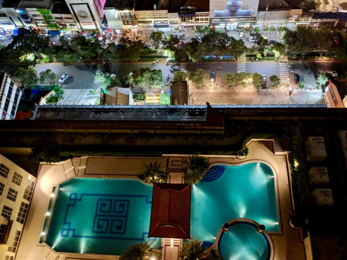 Lucky Tower 2br Floor Apartment *
