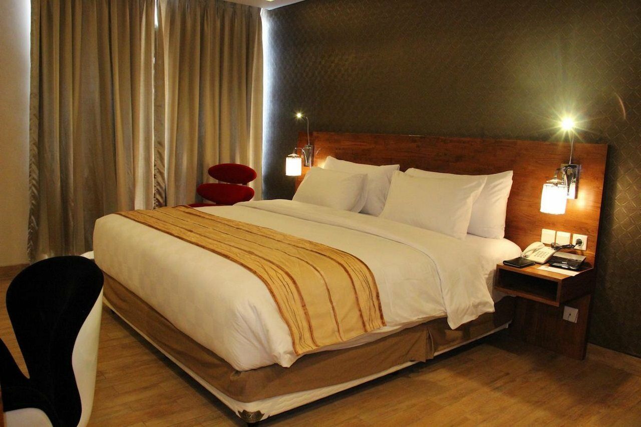 Hotel Hariston & Suites, Pluit - 4*