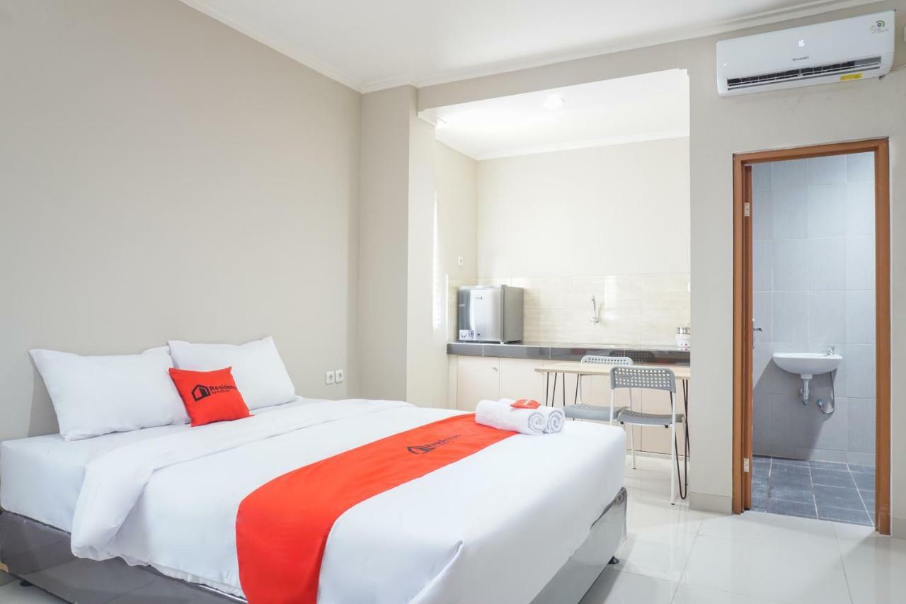 Residences By Reddoorz Near Mt Haryono - Minimum 7 Days Guest house Jakarta