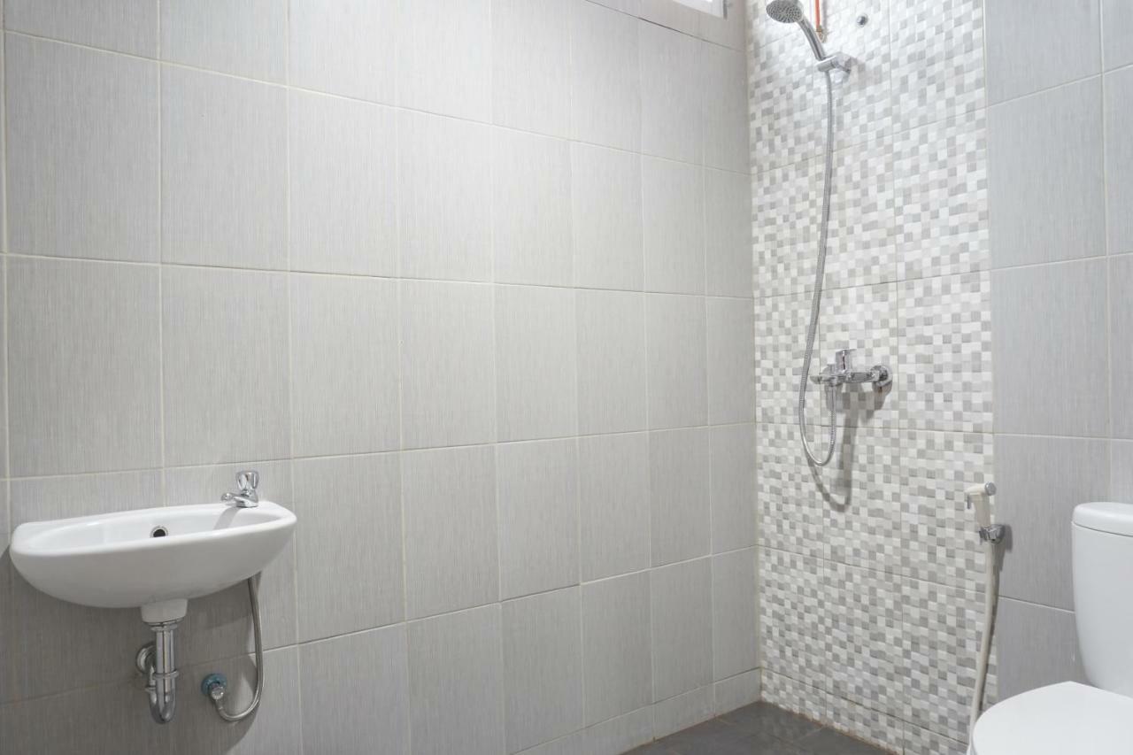 Residences By Reddoorz Near Mt Haryono - Minimum 7 Days Guest house