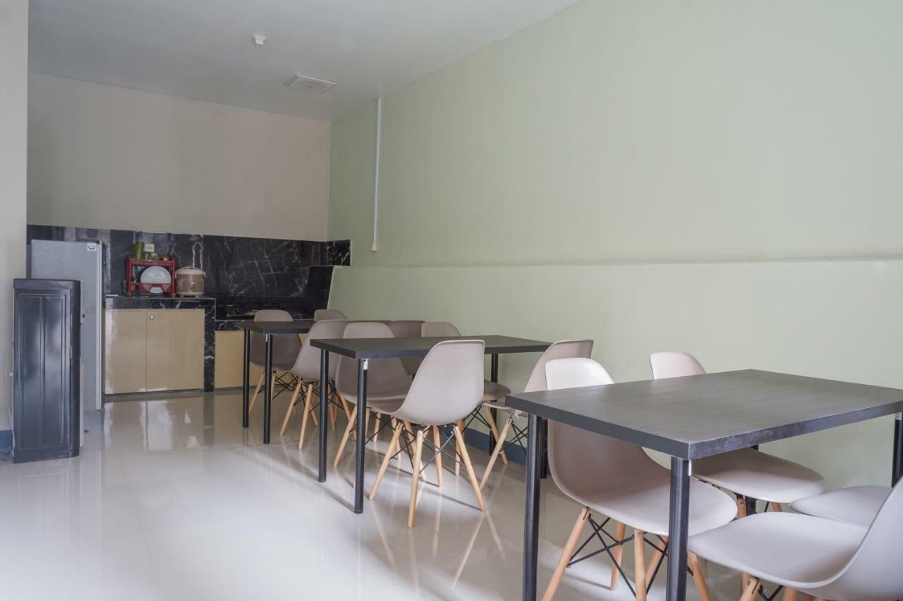 Residences By Reddoorz Near Mt Haryono - Minimum 7 Days