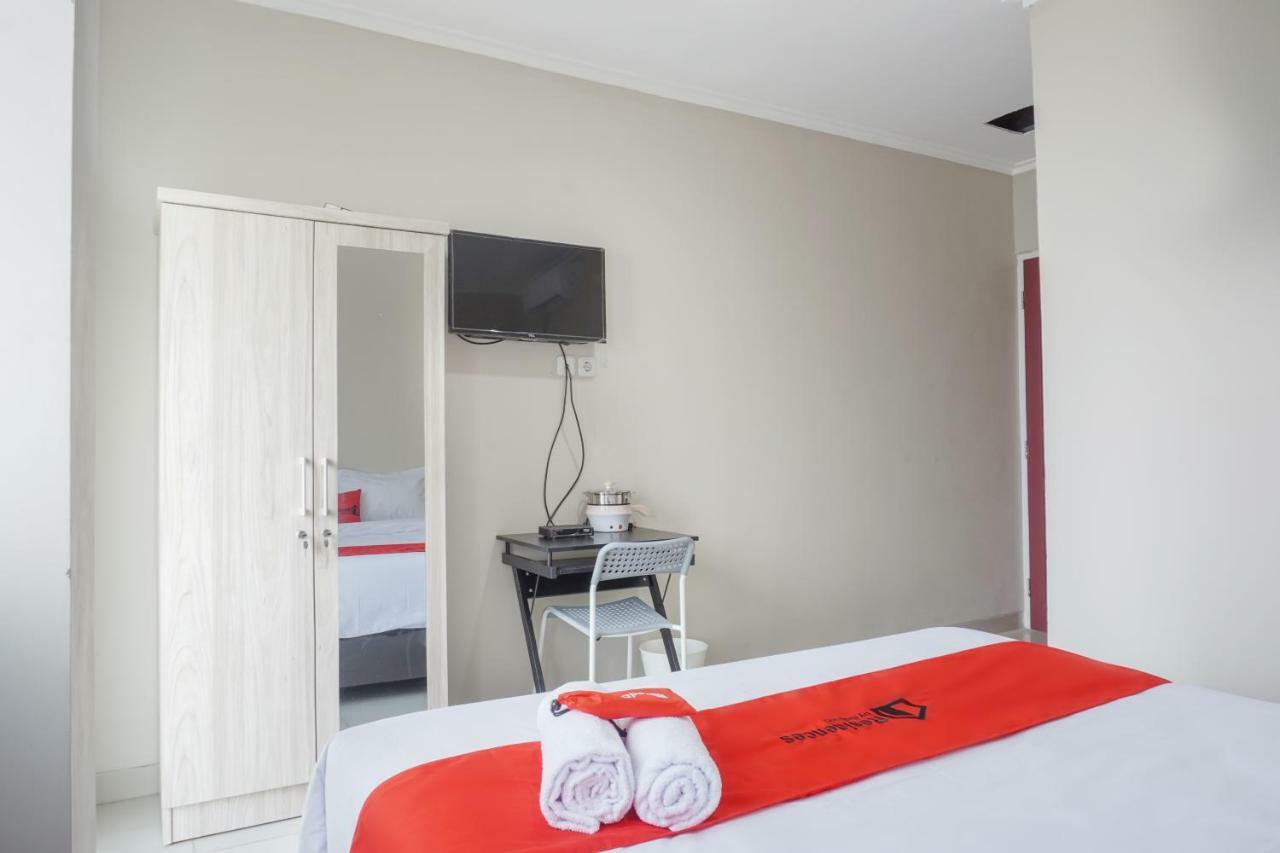 Residences By Reddoorz Near Mt Haryono - Minimum 7 Days Guest house Jakarta