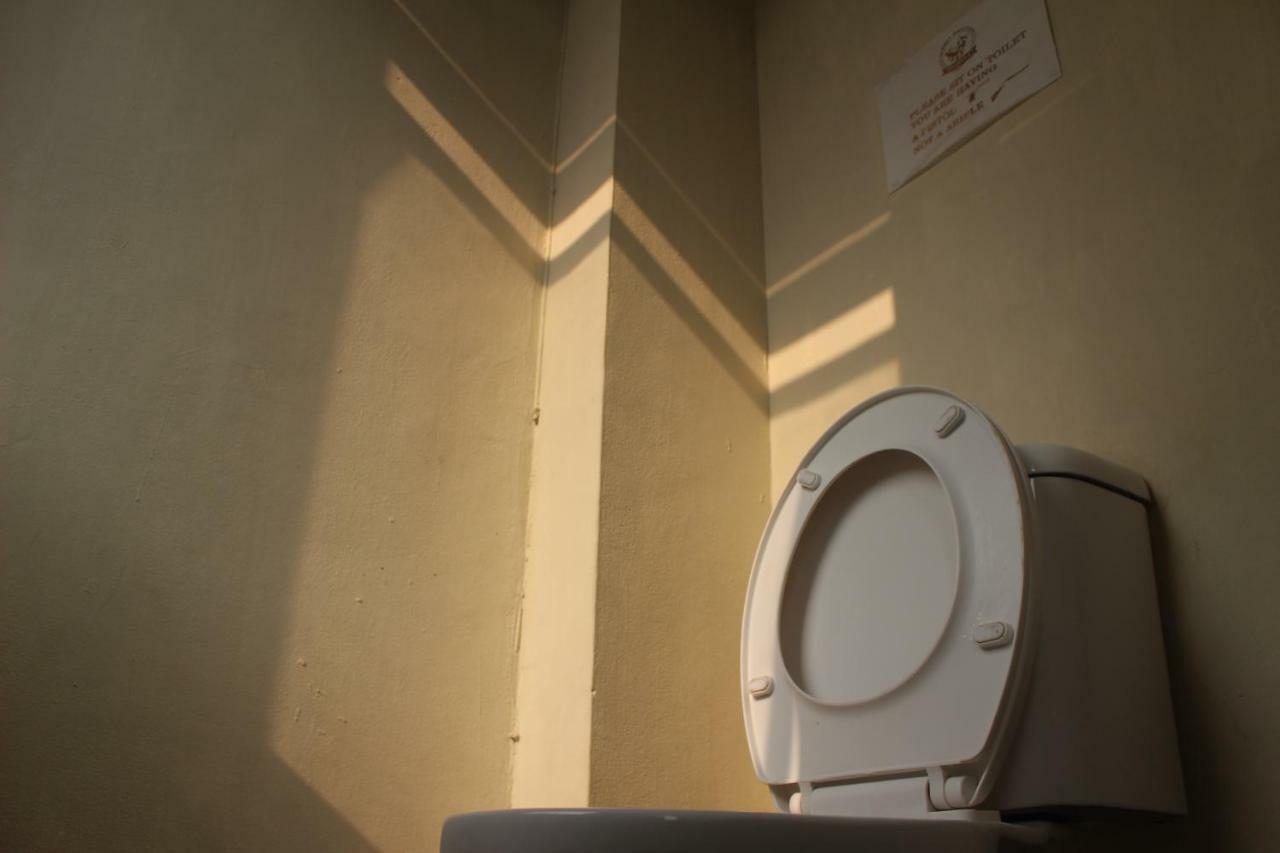 Hostel Sleepy Raccoon Jakarta
